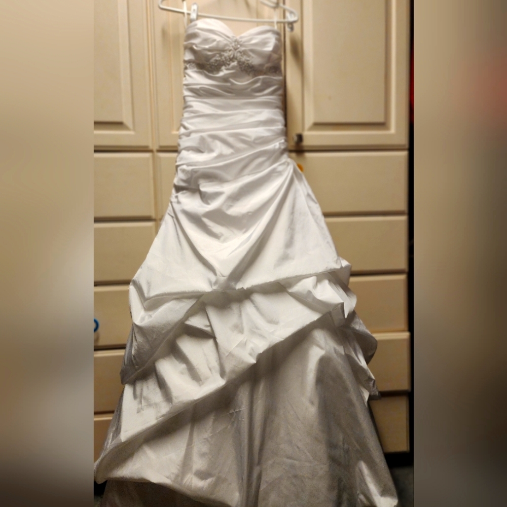 ☆FINAL PRICE☆ Beautiful Wedding Dress David's Bridal Size 4